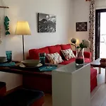 Aqua Sunrise & Sea Views Daire