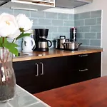 Aqua Sunrise & Sea Views Apartment *