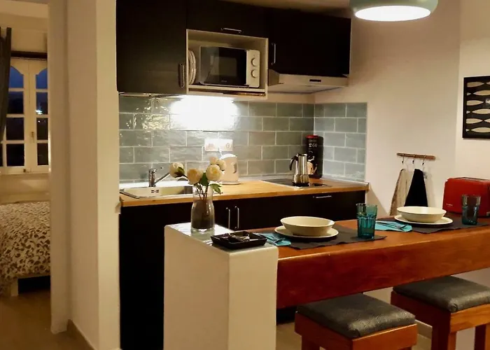 Aqua Sunrise & Sea Views Apartment *