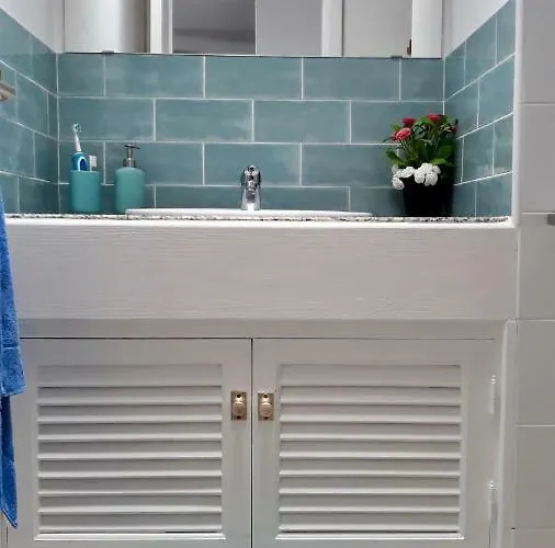 Aqua Sunrise & Sea Views