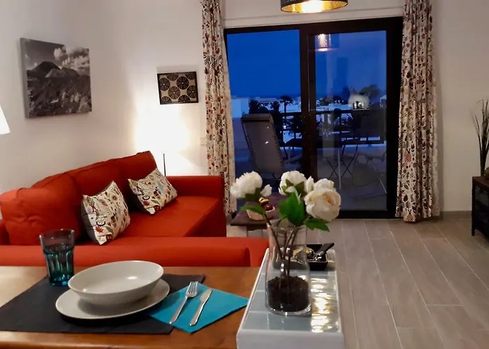 Aqua Sunrise & Sea Views *